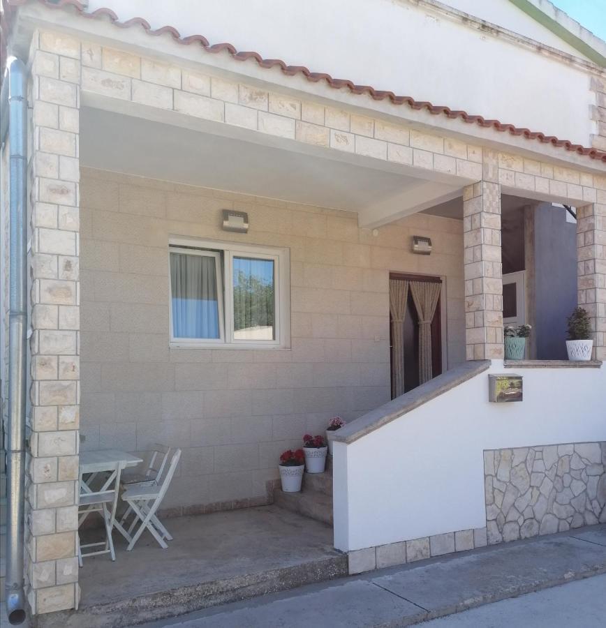 Apartman Nana *